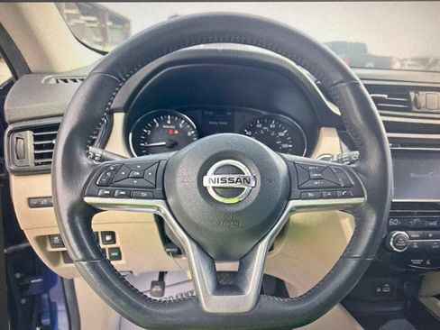 Used 2018 Nissan Rogue SV FWD image 8