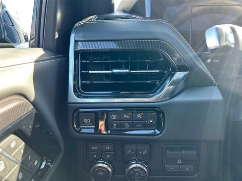 New 2026 GMC Yukon XL Elevation w/ Elevation Premium Package image 19