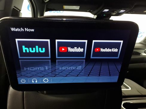 Used 2024 GMC Yukon Denali RWD image 12