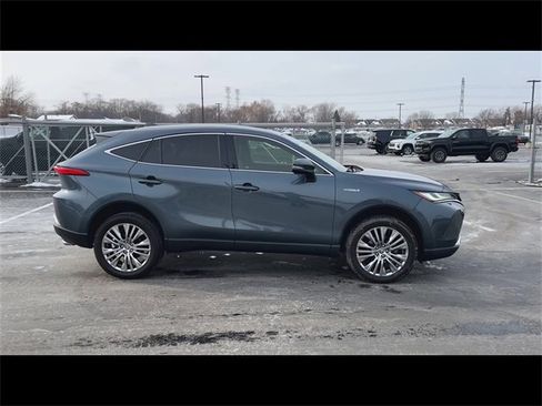 Used 2021 Toyota Venza Limited image 9