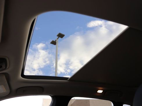 Certified 2025 INFINITI QX50 Luxe image 18