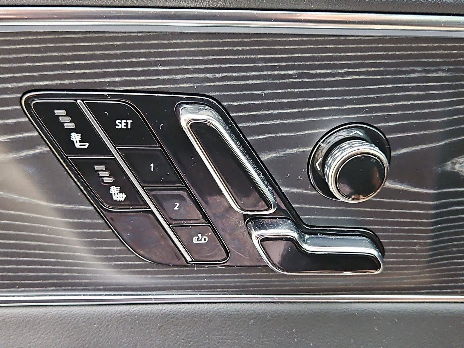 Certified 2024 Cadillac Lyriq Luxury RWD image 27