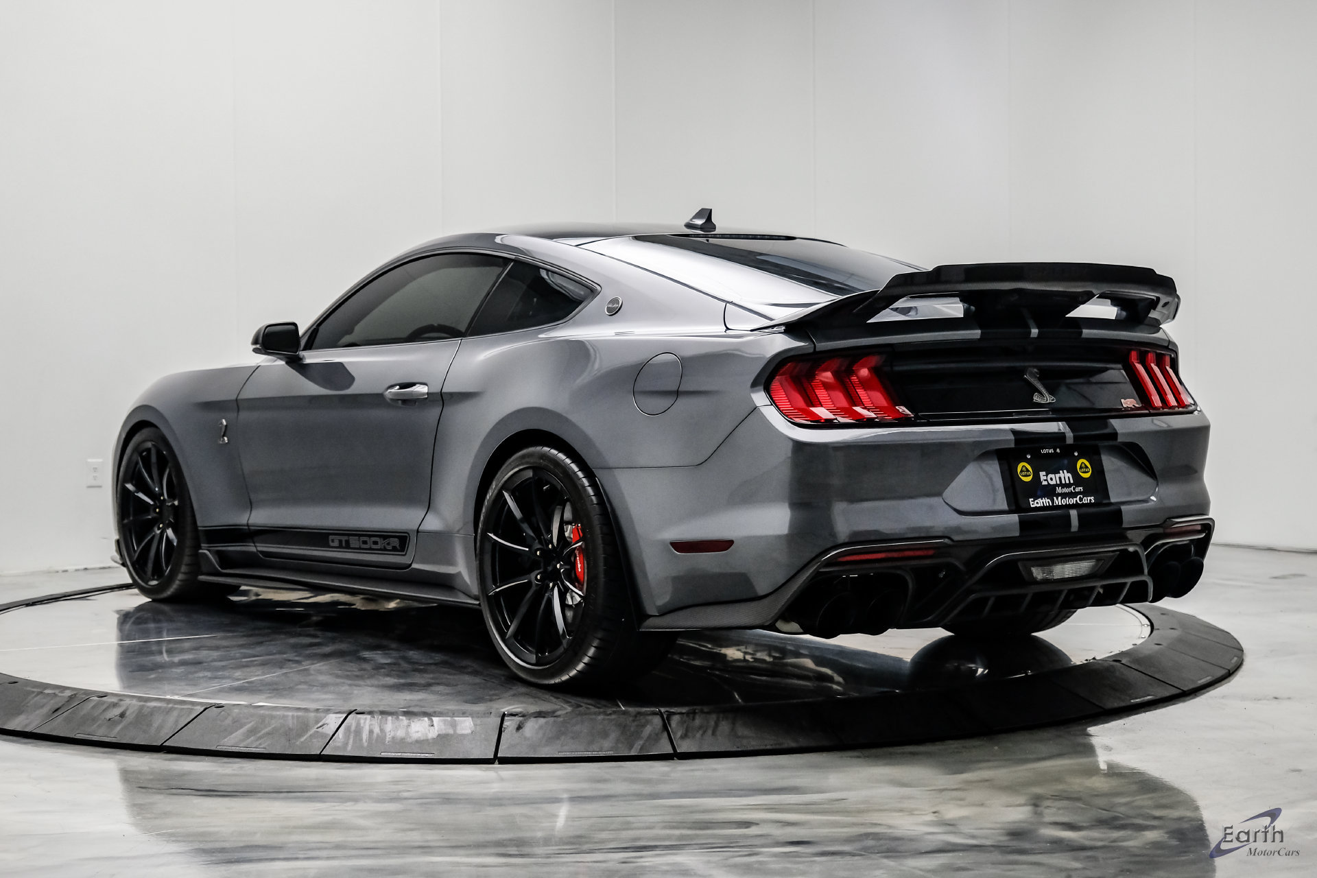 Used 2021 Ford Mustang Shelby GT500 w/ Technology Package RWD image 10