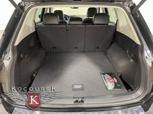 Used 2024 Volkswagen Tiguan Wolfsburg Edition image 24