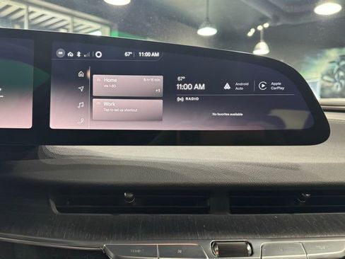 Used 2024 Lucid Air Touring image 28