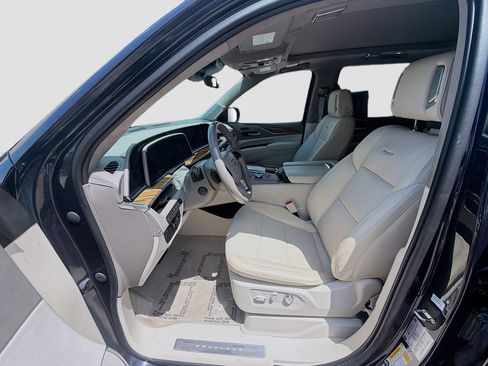 Used 2023 Cadillac Escalade Sport Platinum AWD/4WD image 19