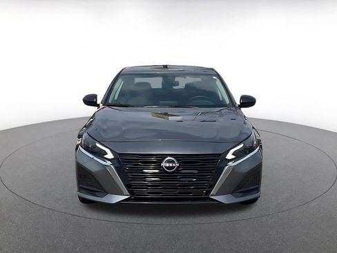 Used 2025 Nissan Altima 2.5 SV image 3