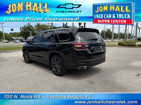 Used 2025 Honda Pilot Sport image 9