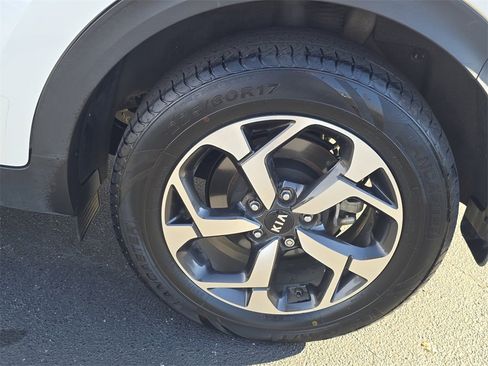 Used 2021 Kia Sportage LX image 12