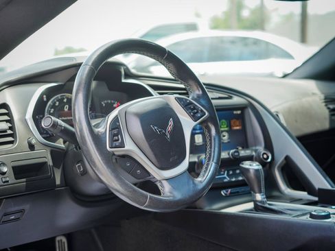 Used 2015 Chevrolet Corvette Stingray Coupe RWD image 9