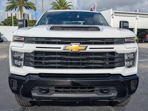 Used 2024 Chevrolet Silverado 2500 Custom w/ Custom Value Package image 2