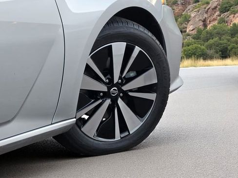 Used 2022 Nissan Altima 2.5 SV image 8