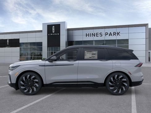 New 2026 Lincoln Nautilus Reserve w/ Jet Appearance Package image 3