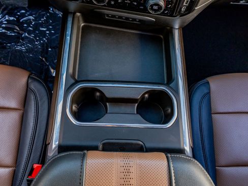 Used 2024 Chevrolet Silverado 3500 High Country w/ Technology Package image 26