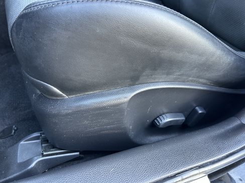 Used 2015 INFINITI Q40 w/ Moonroof Package RWD image 17