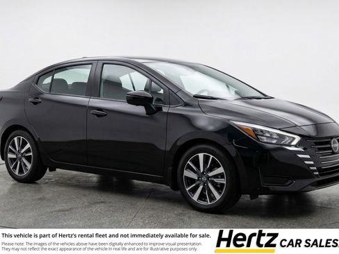 Used 2025 Nissan Versa SV image 1