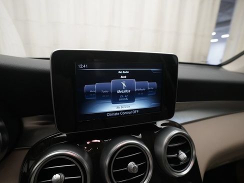 Used 2017 Mercedes-Benz GLC 300 4MATIC image 6