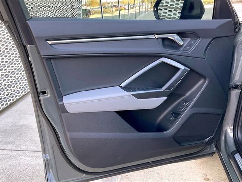 Certified 2025 Audi Q3 2.0T Premium w/ Convenience Package image 21