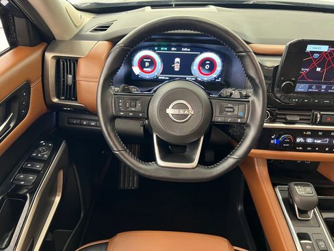 Used 2023 Nissan Pathfinder Platinum w/ Black Appearance Package image 24