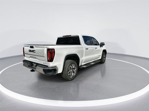 New 2026 GMC Sierra 1500 SLT image 8