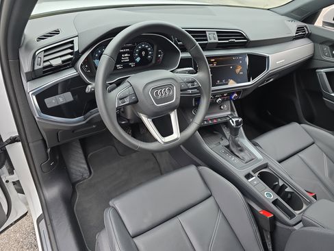 Used 2025 Audi Q3 2.0T Premium w/ Convenience Package AWD/4WD image 16