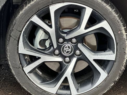 Used 2021 Toyota C-HR XLE FWD image 26