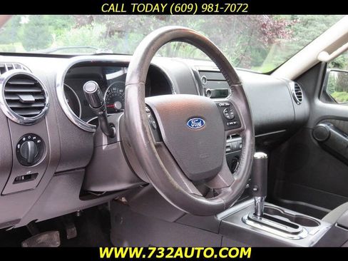 Used 2009 Ford Explorer XLT image 31