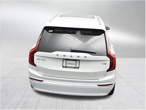 New 2026 Volvo XC90 T8 Ultra w/ Protection Package Premier AWD/4WD image 16