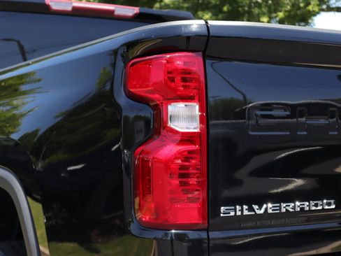 Used 2024 Chevrolet Silverado 2500 Custom w/ Custom Value Package AWD/4WD image 33