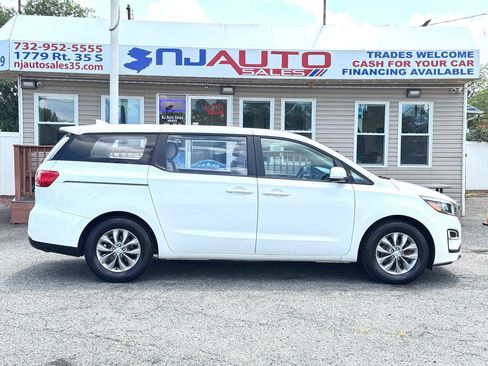 Used 2019 Kia Sedona L FWD image 3