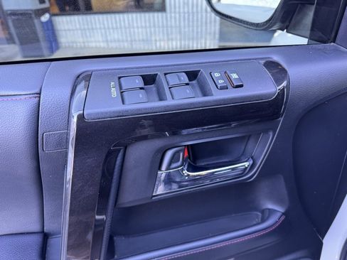 Used 2021 Toyota 4Runner Venture image 3