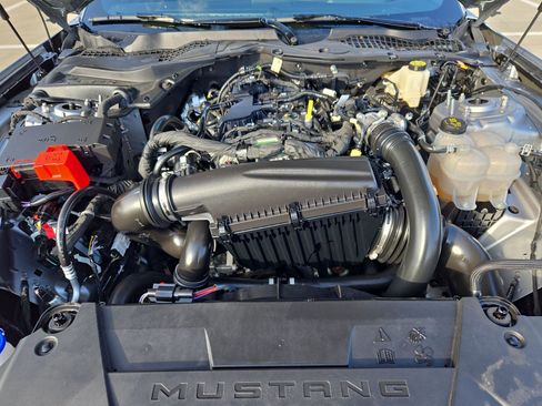 Used 2025 Ford Mustang Premium image 33