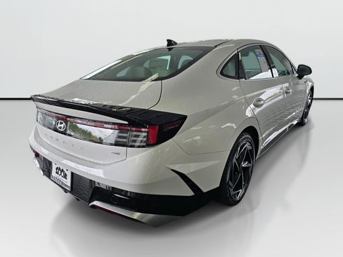 New 2026 Hyundai Sonata SEL AWD/4WD image 3