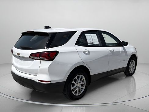 Used 2024 Chevrolet Equinox LS FWD image 3