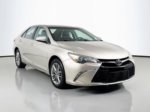 Used 2017 Toyota Camry SE FWD image 4