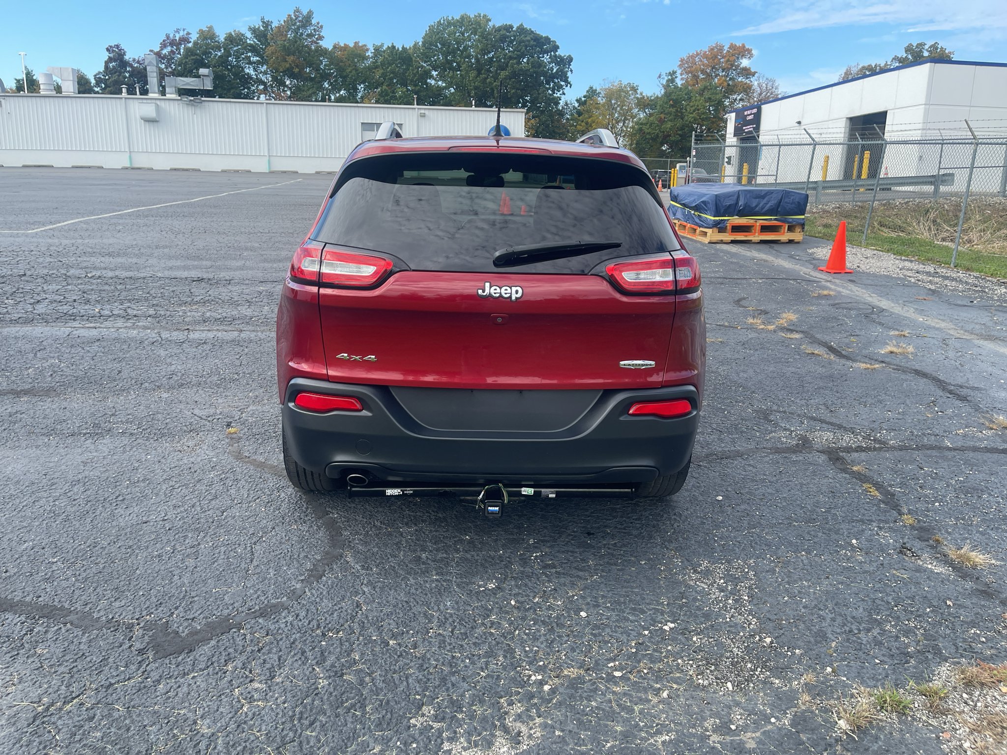 Used 2015 Jeep Cherokee Latitude AWD/4WD image 5