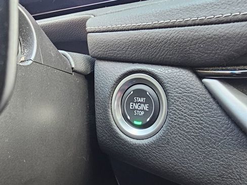 Used 2025 Cadillac XT4 Premium Luxury image 40