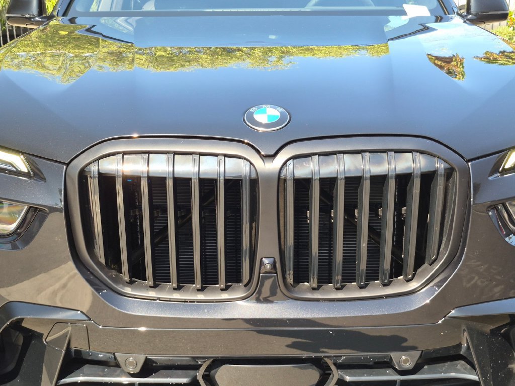 Used 2026 BMW X7 xDrive40i w/ M Sport Package AWD/4WD image 37