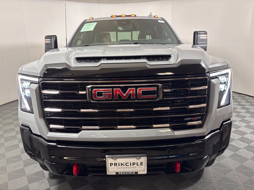 Used 2025 GMC Sierra 2500 AT4X AWD/4WD image 3
