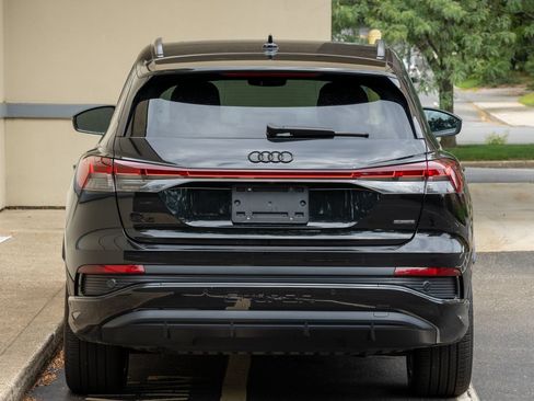 Used 2023 Audi Q4 e-tron Premium Plus w/ Premium Plus AWD/4WD image 9