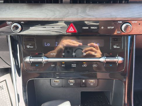 Used 2024 Kia Carnival SX FWD image 23