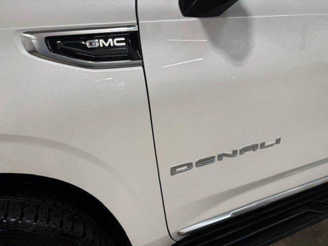 Used 2021 GMC Yukon XL Denali AWD/4WD image 42