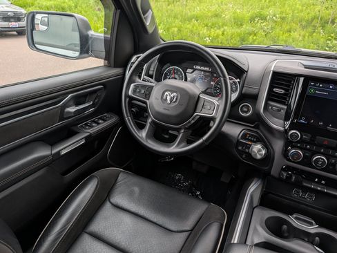 Used 2023 RAM 1500 Laramie AWD/4WD image 9