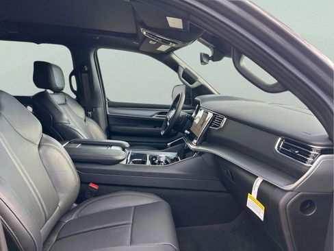 New 2026 Jeep Grand Wagoneer L Limited AWD/4WD image 13