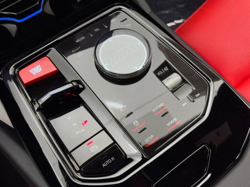 Used 2025 BMW M5 w/ Carbon Package image 34