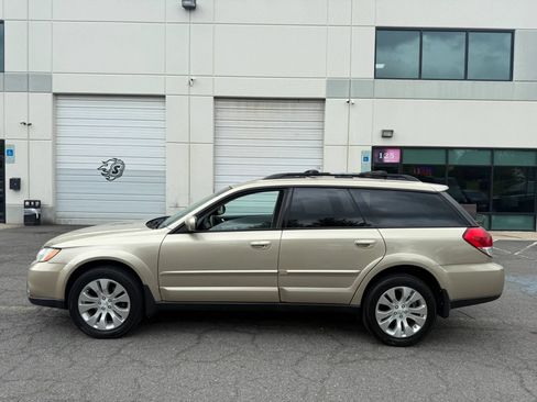 Used 2009 Subaru Outback 2.5i Limited AWD/4WD image 6