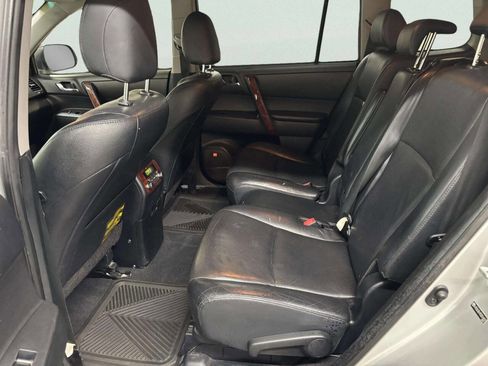 Used 2013 Toyota Highlander Limited AWD/4WD image 17