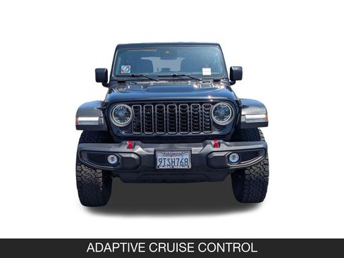 Used 2025 Jeep Wrangler Unlimited Rubicon AWD/4WD image 4