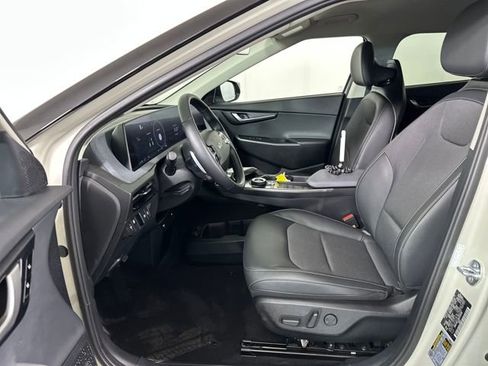 Used 2024 Kia EV6 Light image 11