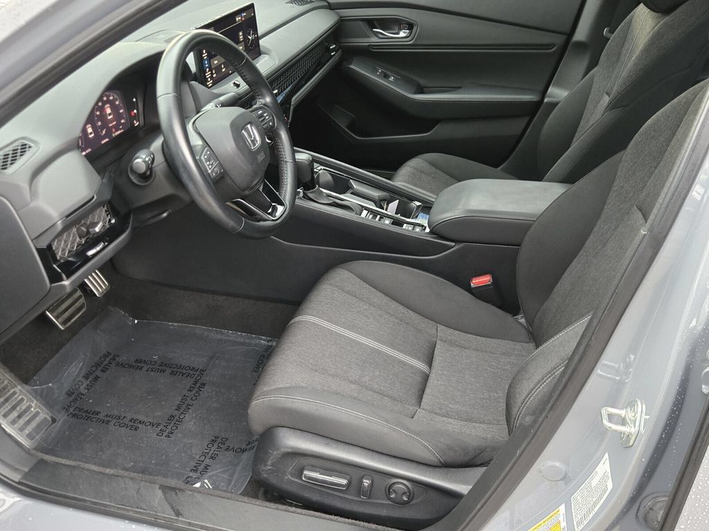 Used 2024 Honda Accord Sport image 11